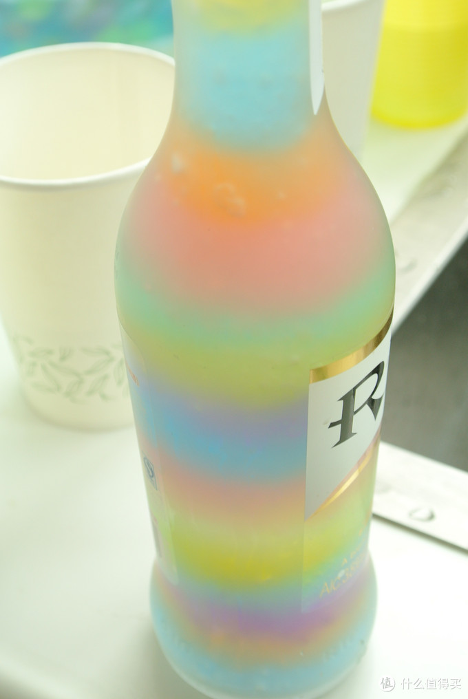 把彩虹装进瓶子！单身大叔DIY玻璃彩虹水晶瓶