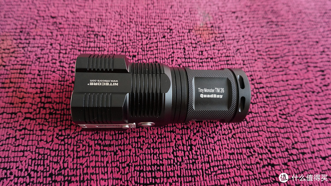 手电筒中的小怪兽：NITECORE 奈特科尔 TM-26 强光手电筒