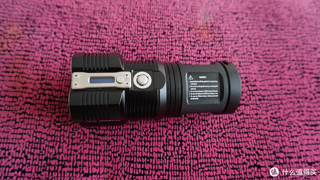 手电筒中的小怪兽：NITECORE 奈特科尔 TM-26 强光手电筒