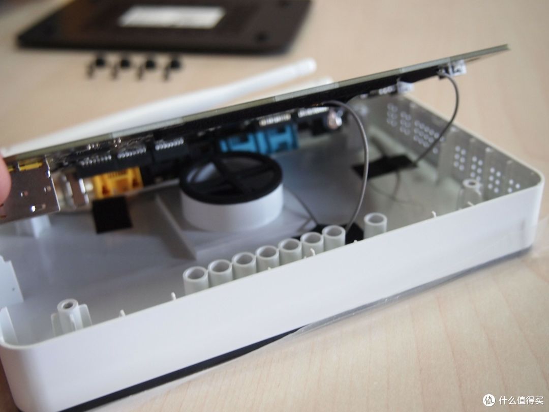 lenovo 联想 NBD 智能路由器 拆机体验