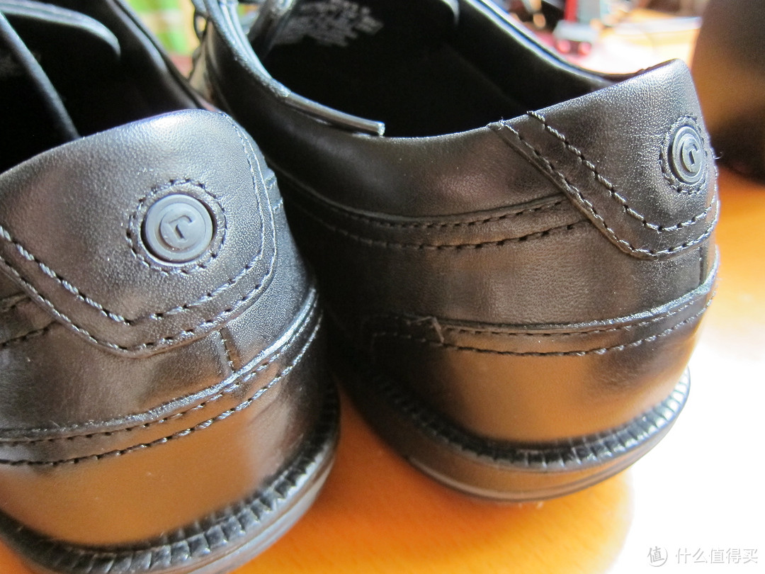 这一脚踩进棉花糖的感觉：ROCKPORT 乐步 Dressport Moccasin Front 男士牛津鞋