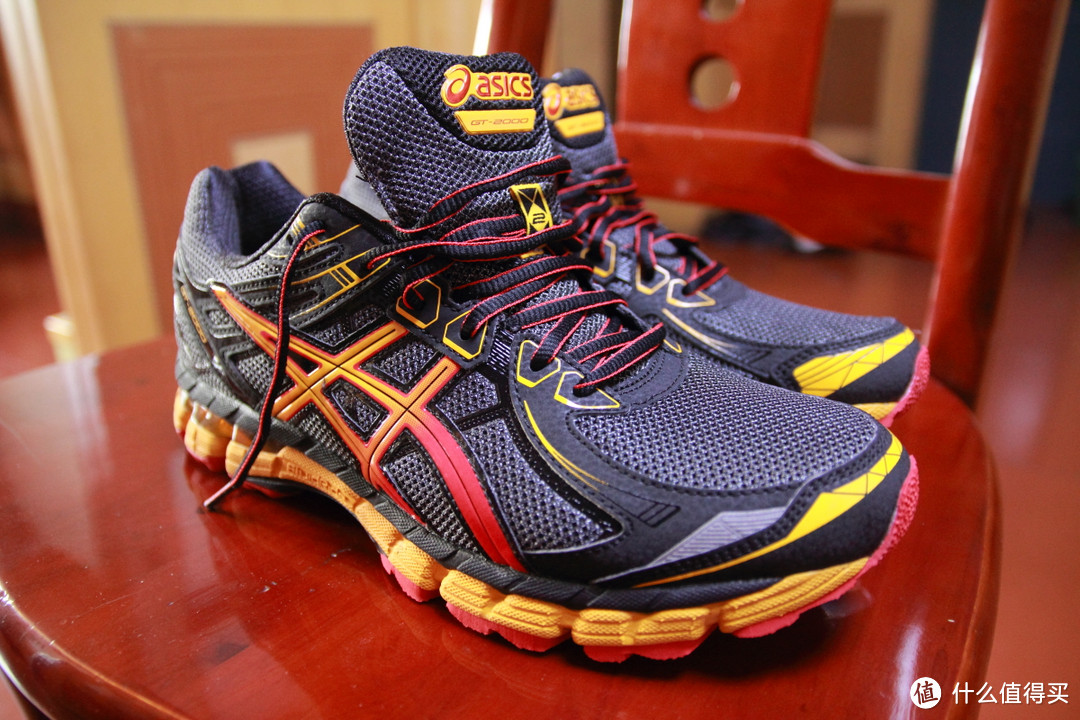 亮骚配色 ASICS 亚瑟士 GT 2000 2 Trail 男款跑步鞋