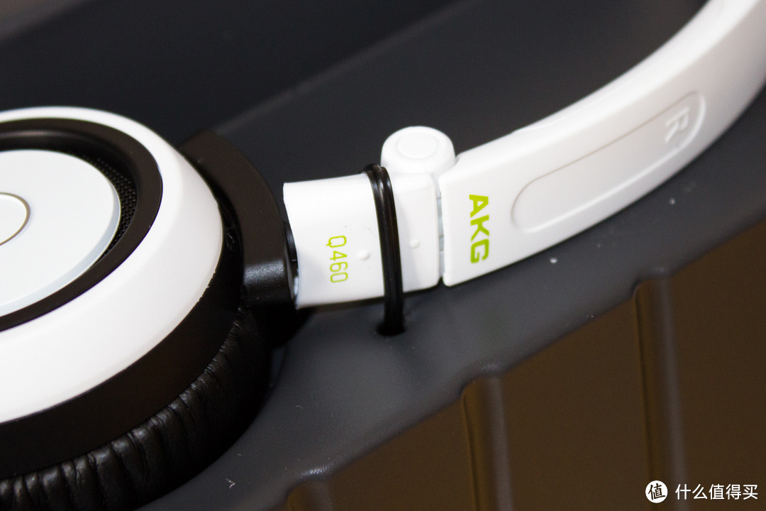 那一抹诱惑的绿：AKG 爱科技 Q460 便携头戴耳机