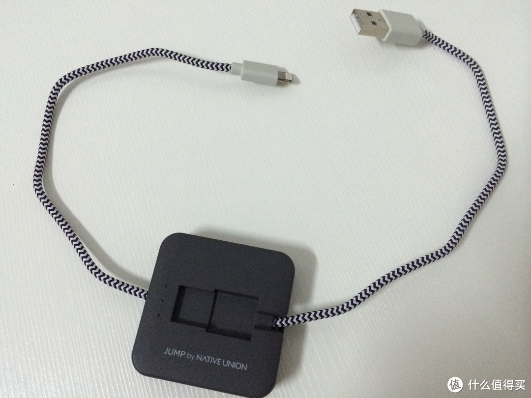 水果的超萌小伙伴儿：Native Union Jump Cable iPhone 移动电源+充电数据线