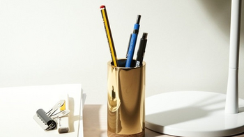 文化生活杂志《Monocle》推出黄铜制文具及家具用品