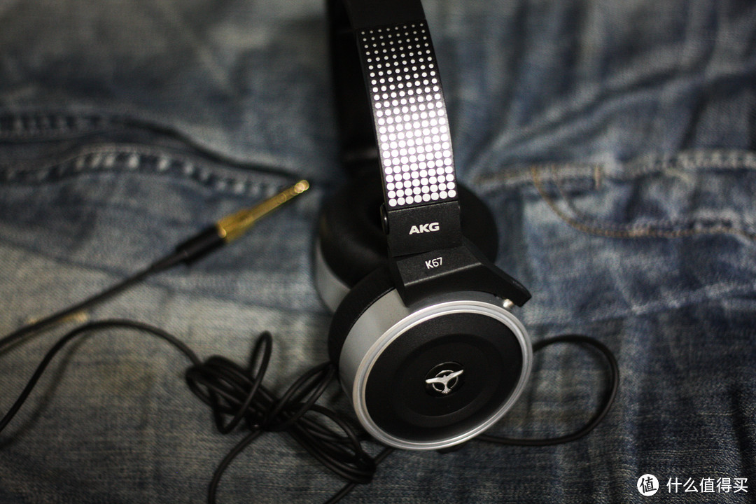 AKG K67