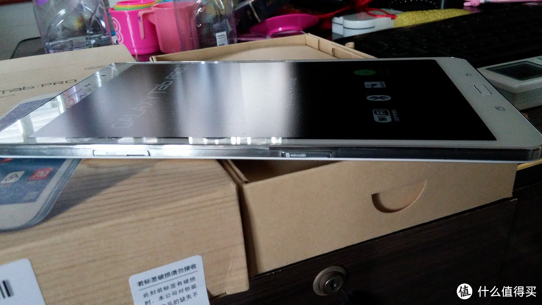 老婆送给我的生日礼物：SAMSUNG 三星 Galaxy Tab Pro 8.4 平板电脑，真人出镜