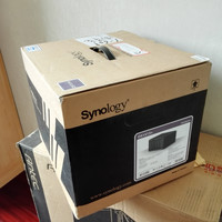 群晖 DS1513+ 5盘位 NAS网络存储外观展示(电源线|网线|网口|接口|垫脚)