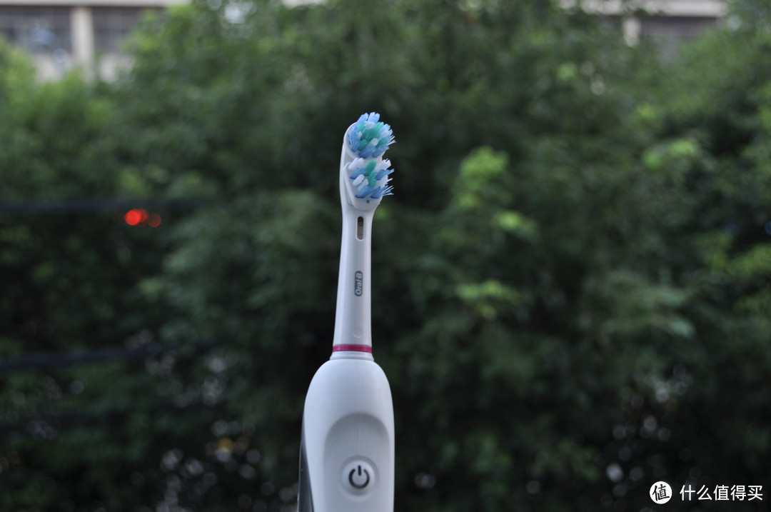Oral-B 欧乐B  5000（D32）电动牙刷