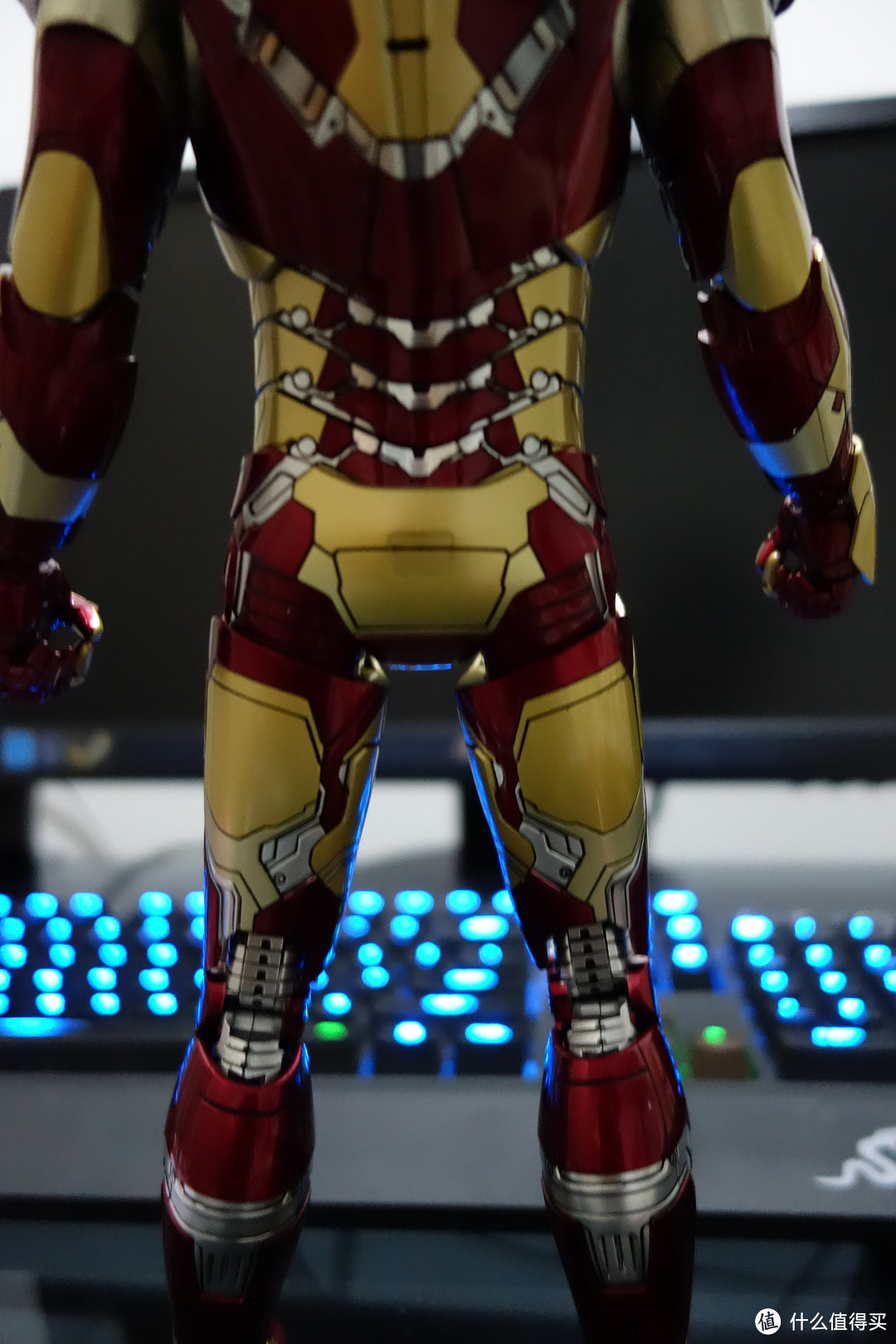 超级英雄中的土豪：HotToys HT 1/6 压铸合金 钢铁侠3 MK42 Iron Man