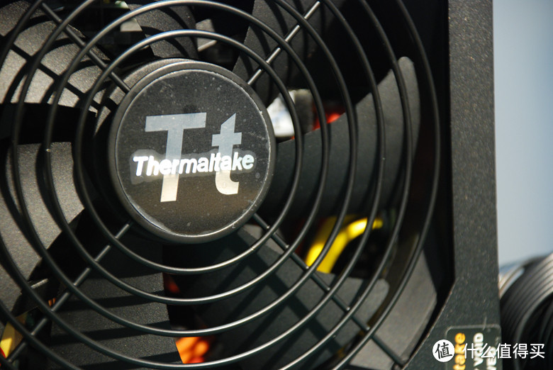 我的众测之路 - Thermaltake 530W 半模组游戏电源评测