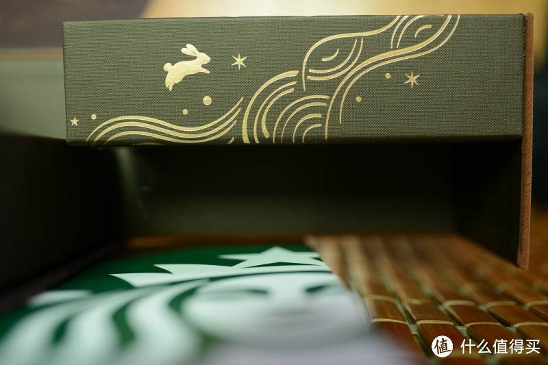 来自星星的月饼：STARBUCKS星巴克星奕系列月饼，附与希尔顿酒店荣誉客会广式月饼简略对比