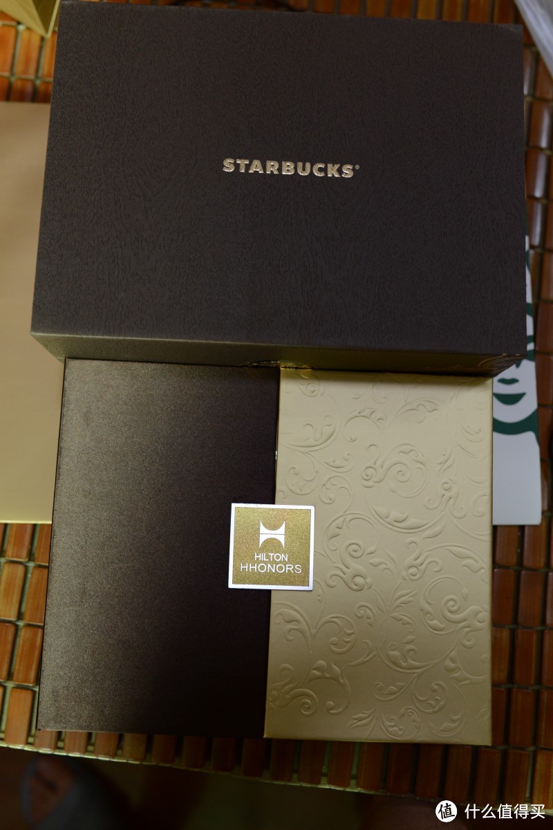 来自星星的月饼：STARBUCKS星巴克星奕系列月饼，附与希尔顿酒店荣誉客会广式月饼简略对比