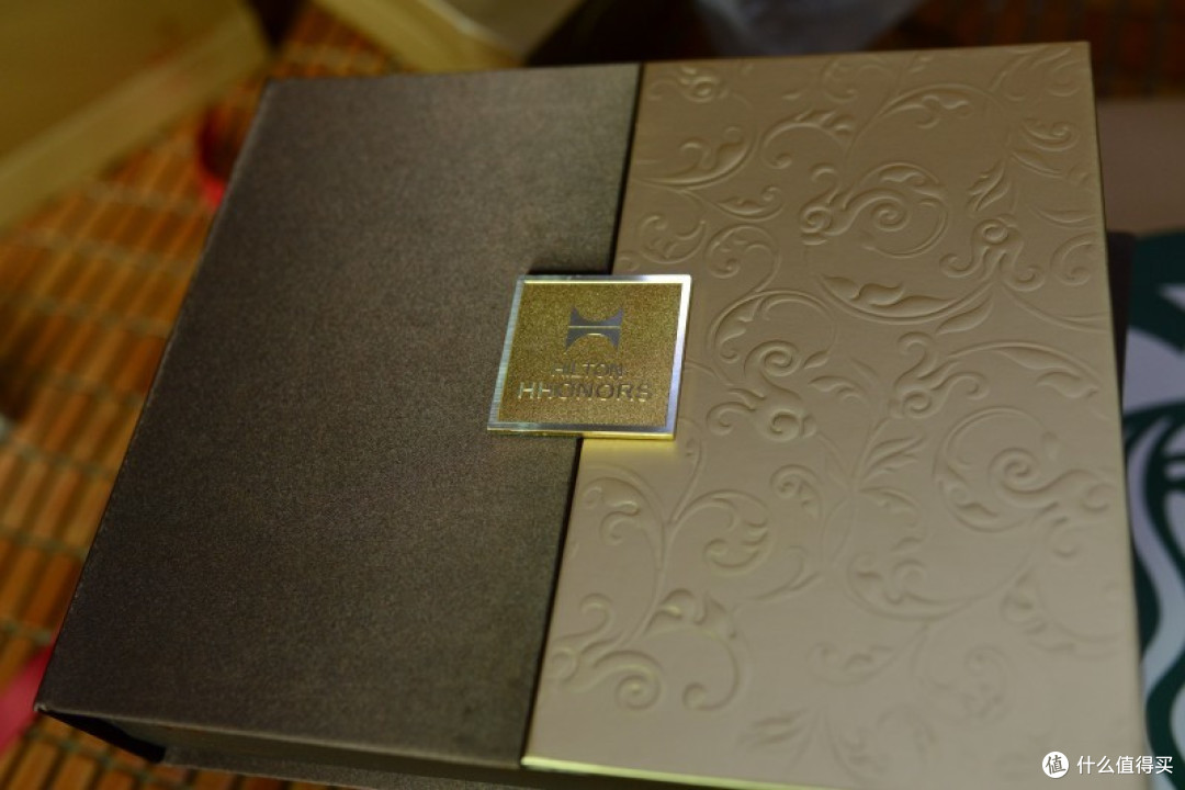 来自星星的月饼:STARBUCKS星巴克星奕系列月饼,附与希尔顿酒店荣誉客会广式月饼简略对比