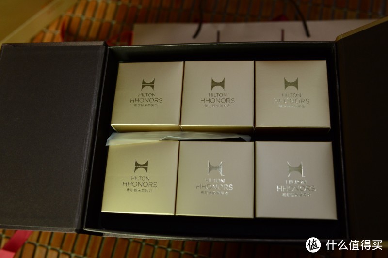 来自星星的月饼:STARBUCKS星巴克星奕系列月饼,附与希尔顿酒店荣誉客会广式月饼简略对比