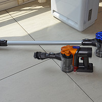 Dyson 戴森 DC35 手持式吸尘器 官翻版(兼与DC34相比较)