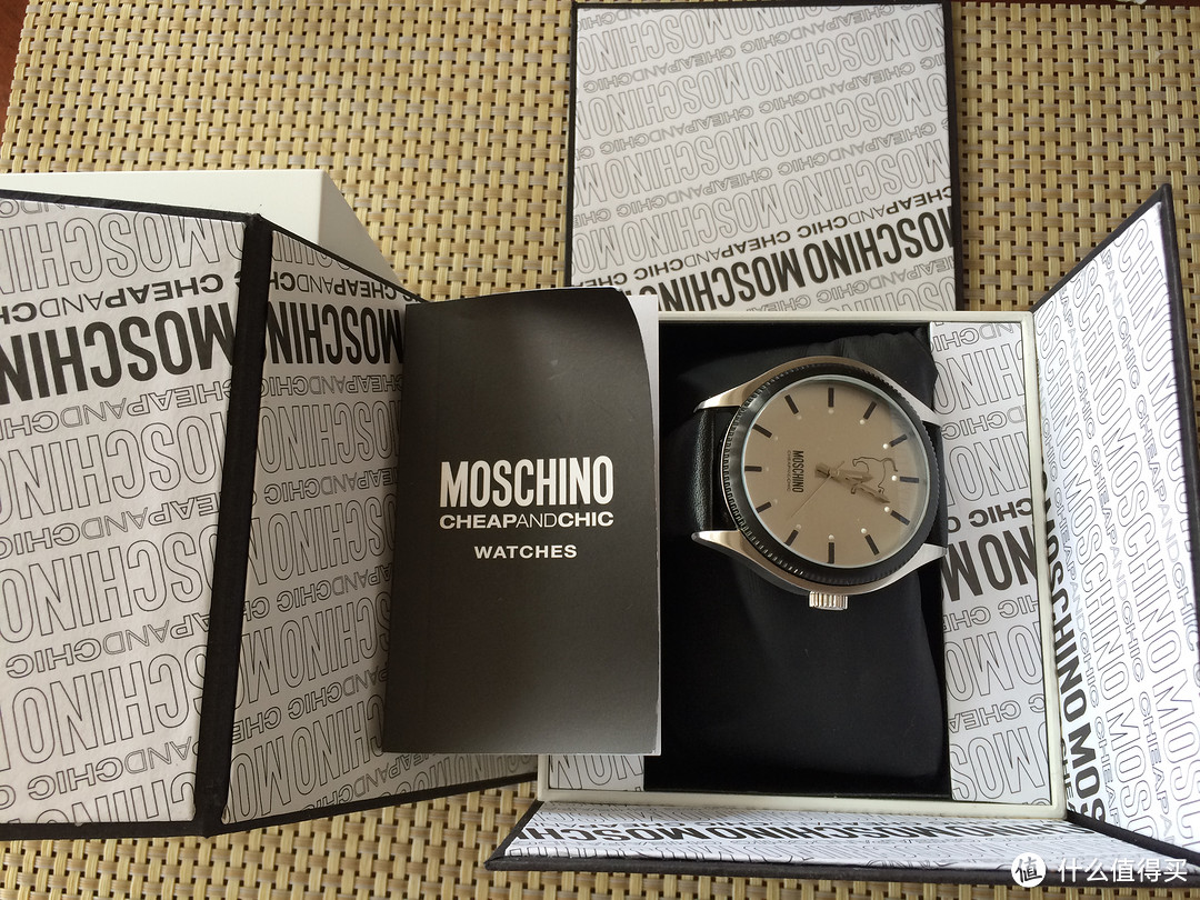 Moschino 男士Let`s Turn! 时装表 MW0069