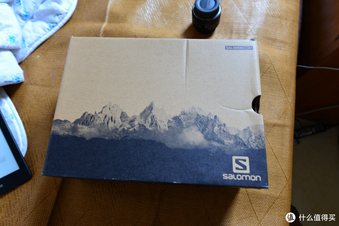 滑雪起家的萨洛蒙，所有鞋盒上面都是雪山