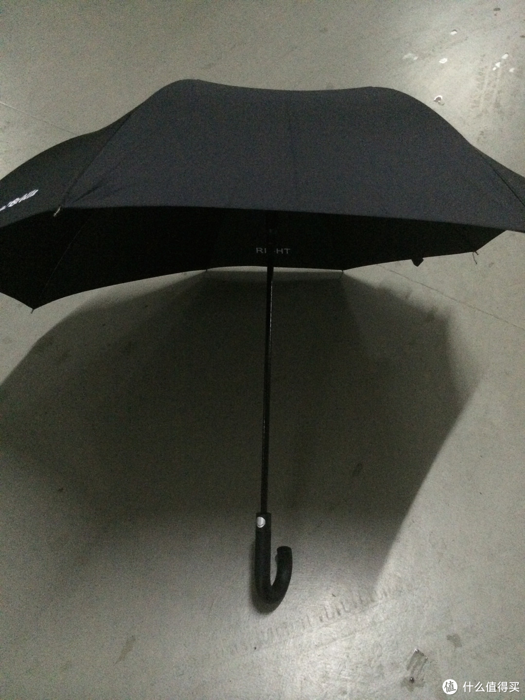 不会淋湿肩膀的雨伞：RealBrella 锐乐 不对称设计长柄伞