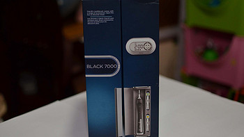 欧乐-B Precision Black 7000 D34.535.6X 电动牙刷外观展示(主体|刷头|充电器|旅行盒|开关)