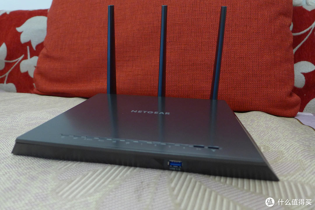 粗大硬的速率怪兽：Netgear 网件 R7000 Nighthawk AC1900 无线路由器