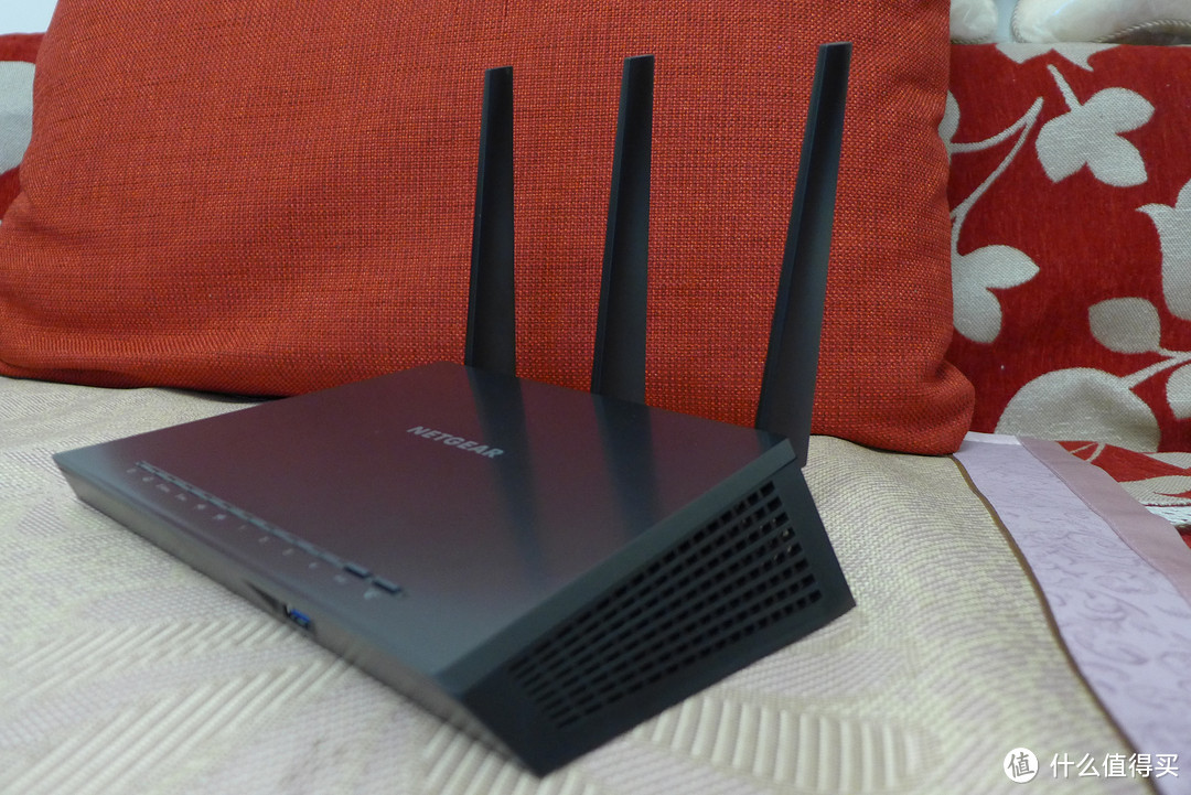 粗大硬的速率怪兽：Netgear 网件 R7000 Nighthawk AC1900 无线路由器