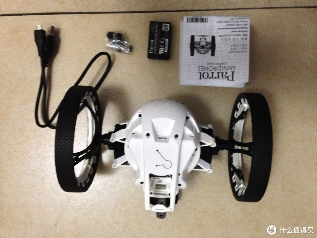 新玩具：Parrot MiniDrones Jumping Sumo 机械人