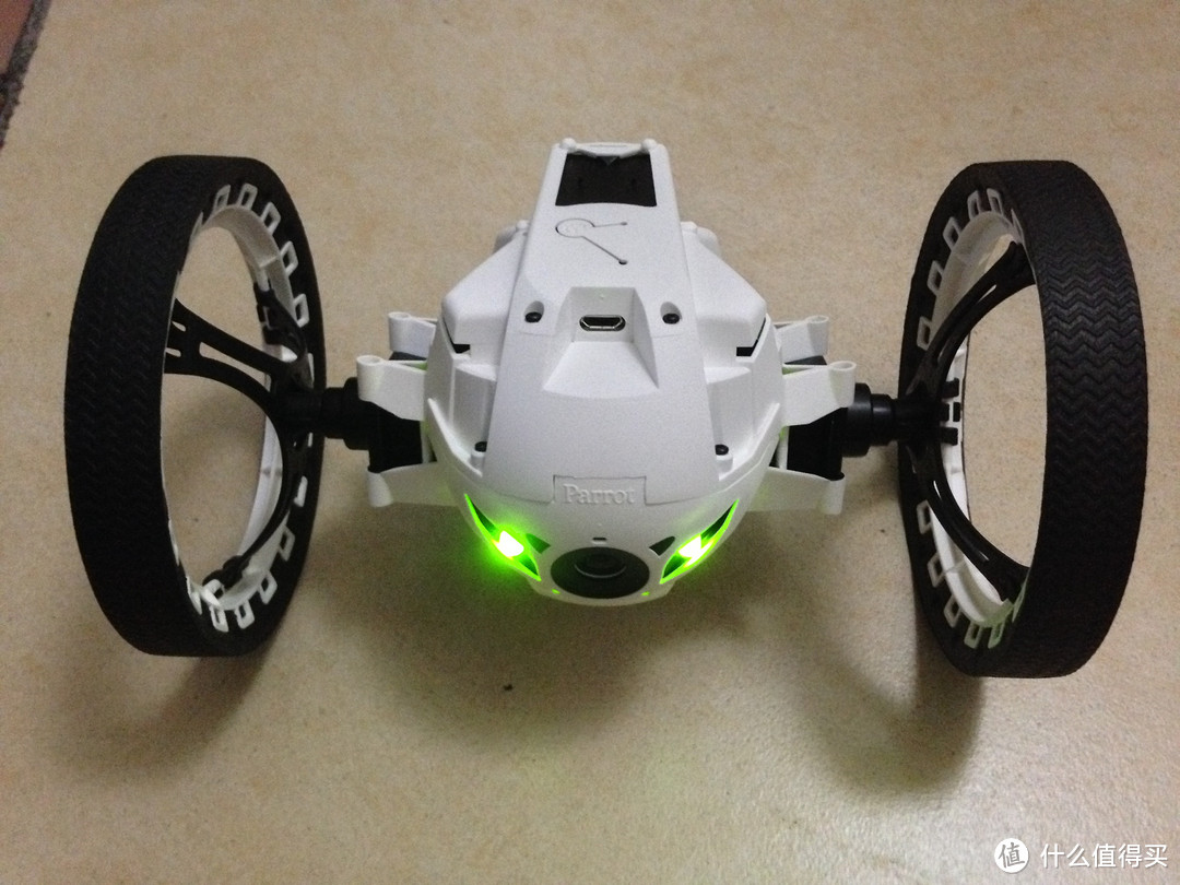 新玩具：Parrot MiniDrones Jumping Sumo 机械人