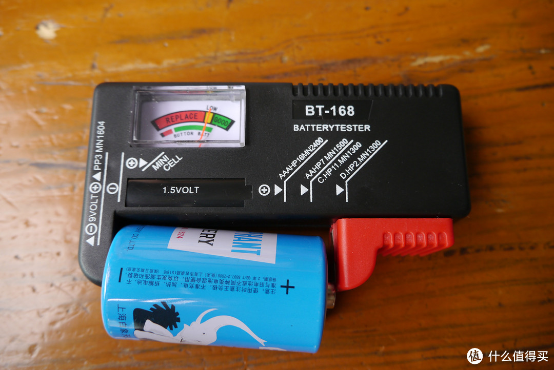 给家里的电池好好的分分类：电池电量测量仪