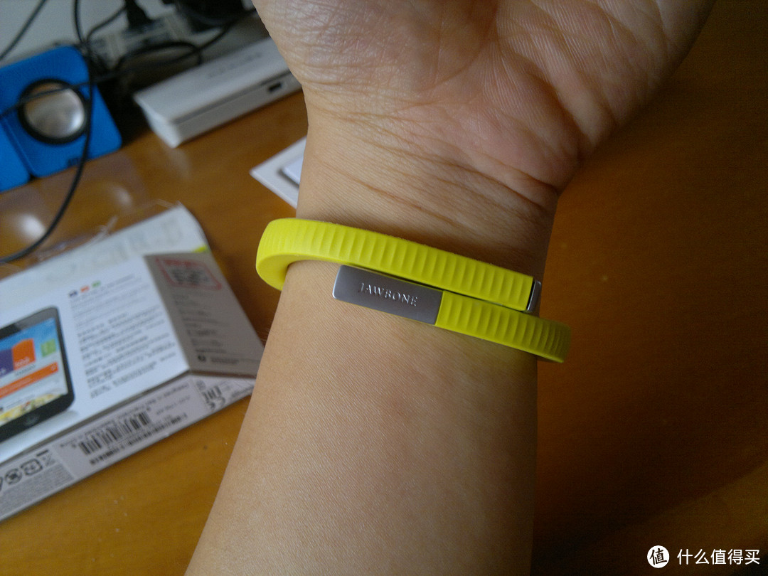 华而不实:JAWBONE 卓棒 UP24新款智能手环 蓝牙版 柠檬黄 M