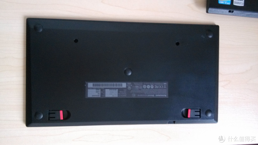 小黑绝配：ThinkPad 小红点便携蓝牙键盘