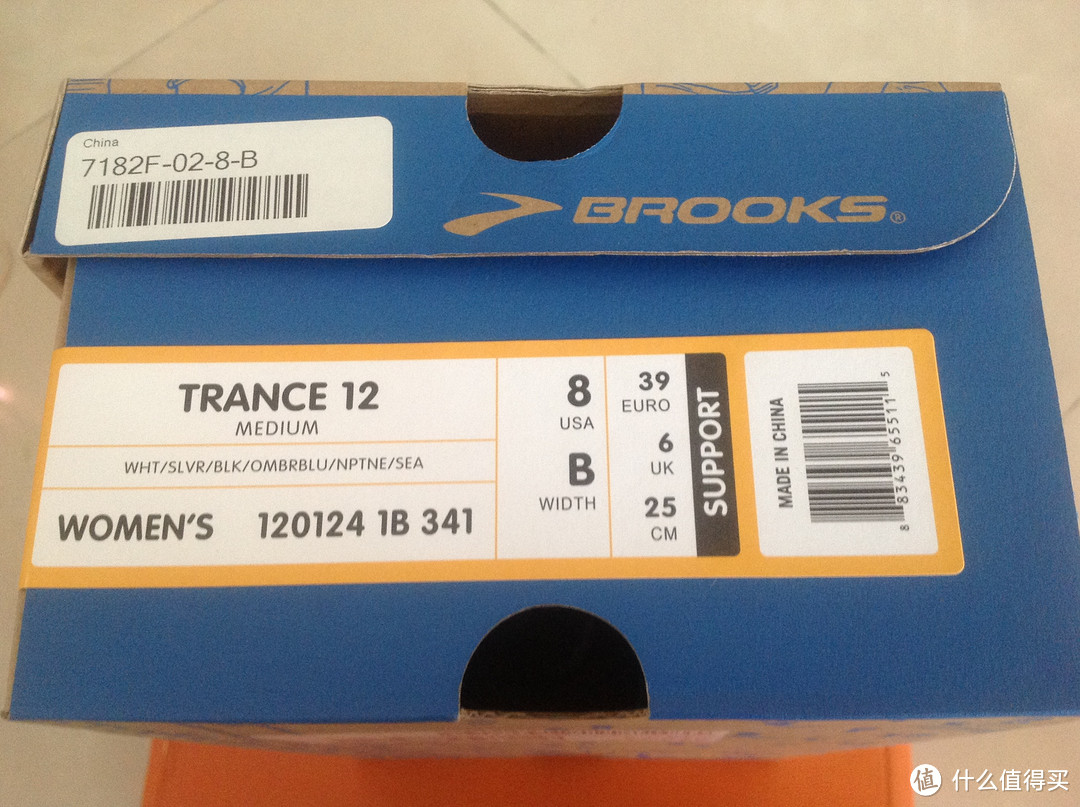 送给老爸老妈的中秋礼物：Brooks 布鲁克斯 TRANCE 12 女款稳定系跑鞋 & Clarks 其乐 Un.Centre 男士休闲鞋