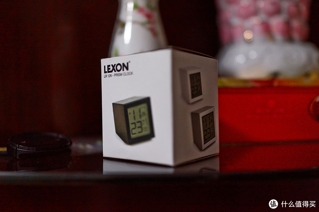 白色控乱入：LEXON 法国乐上 PRISM 电子显示闹钟LR126A & GIORGIO ARMANI 男款钱包