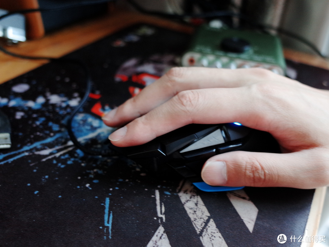 工商银行融e购 罗技5折活动下手Logitech 罗技 G502 自适应游戏鼠标，附与MX系列的大小对比