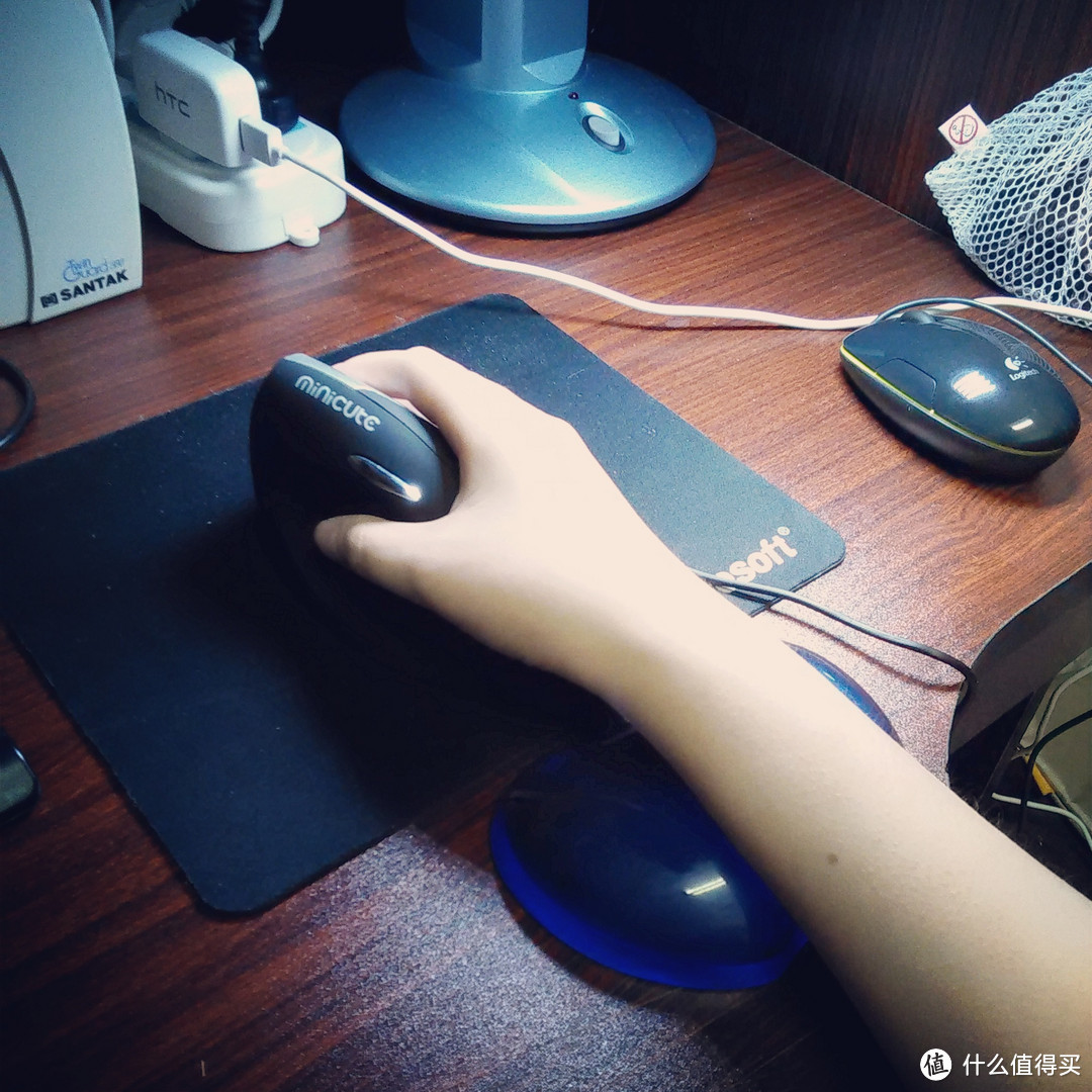 傻大黑粗的小可爱：minicute 米乔 EZmouse2 人体工学 右手有线光电鼠标 开箱体验