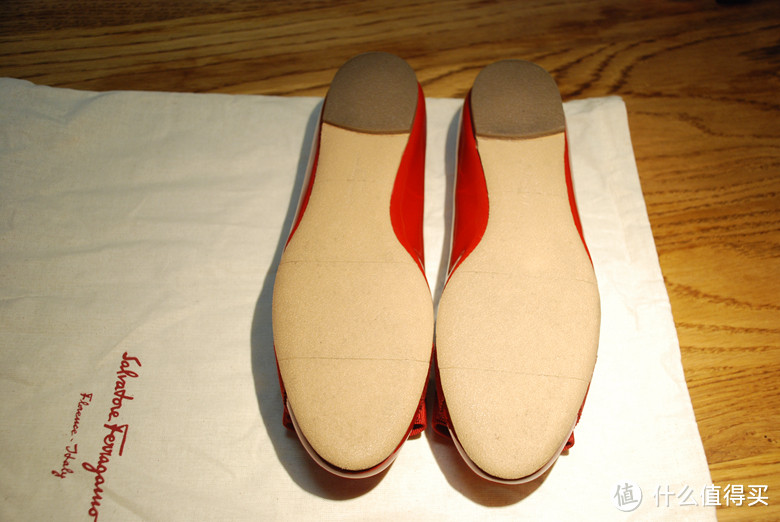 婚鞋佳选：Ferragamo 菲拉格慕 女士红色平跟鞋