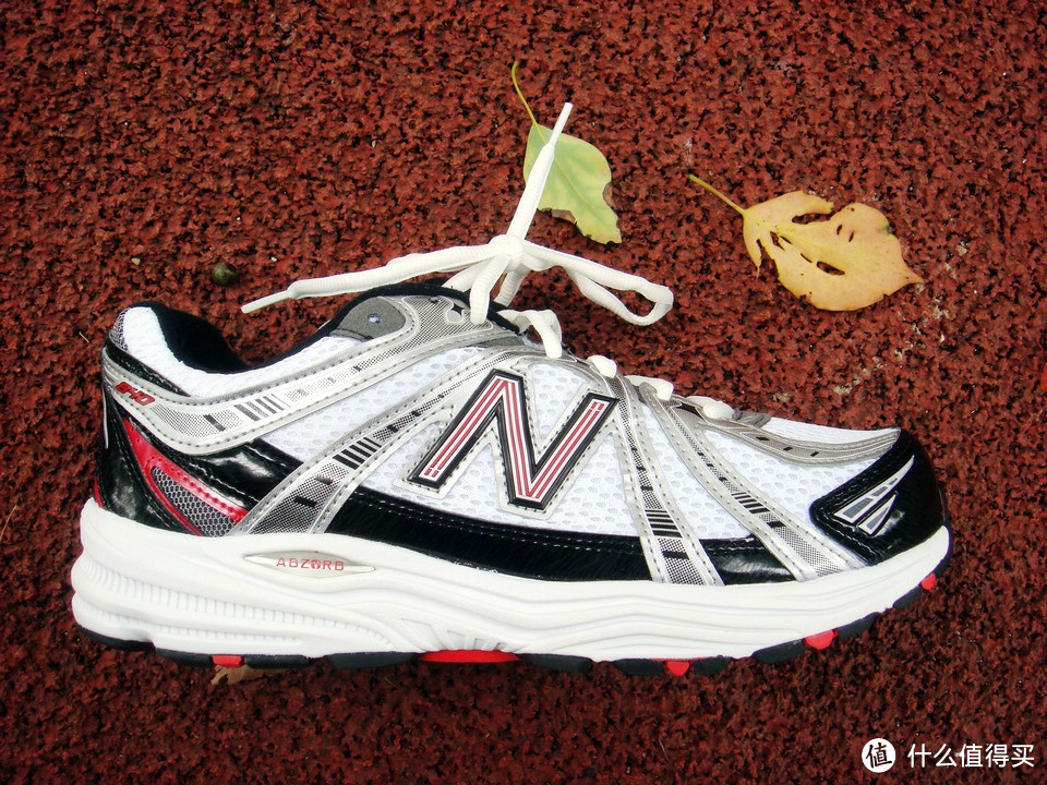 New Balance 新百伦 MR840 美产控制系专业慢跑鞋