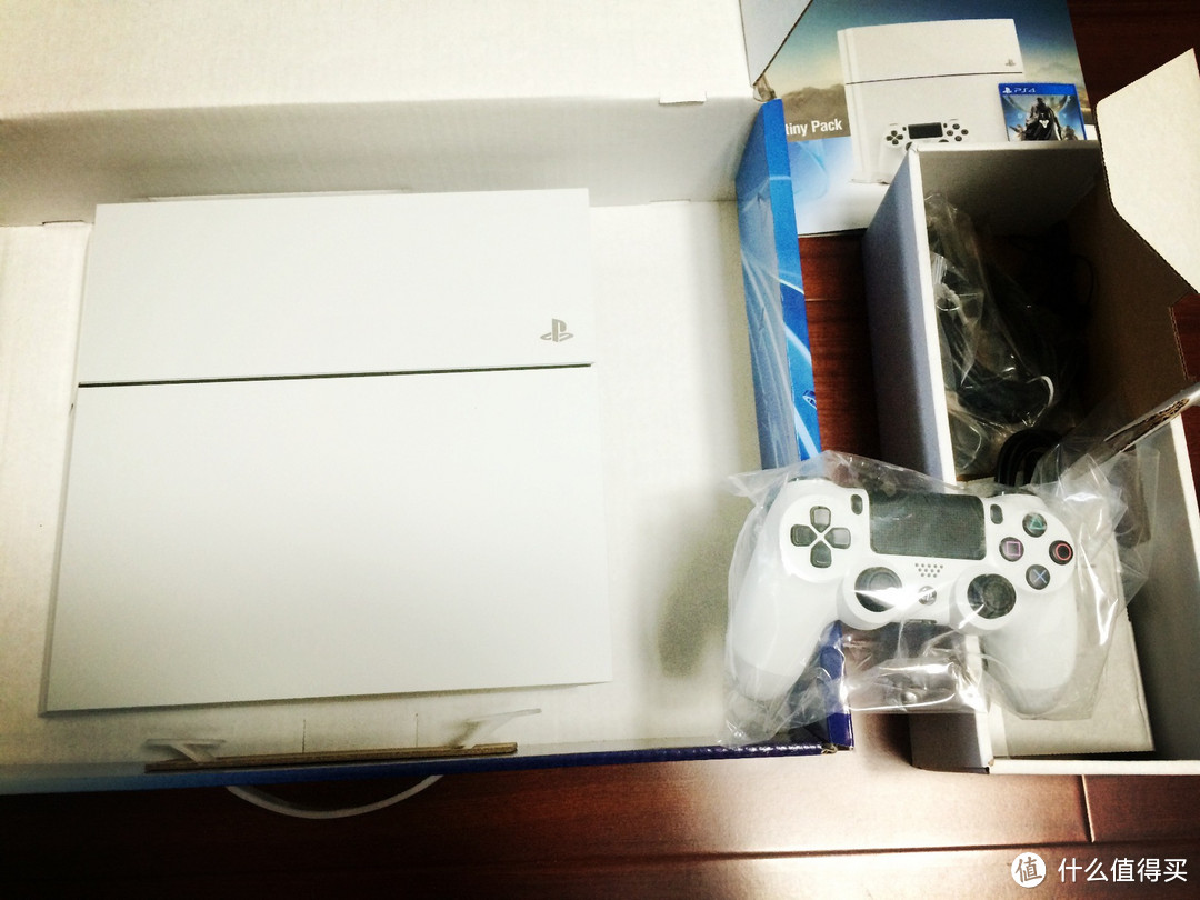 为了第一个情怀买单：SONY 索尼 PS4白色款 首晒