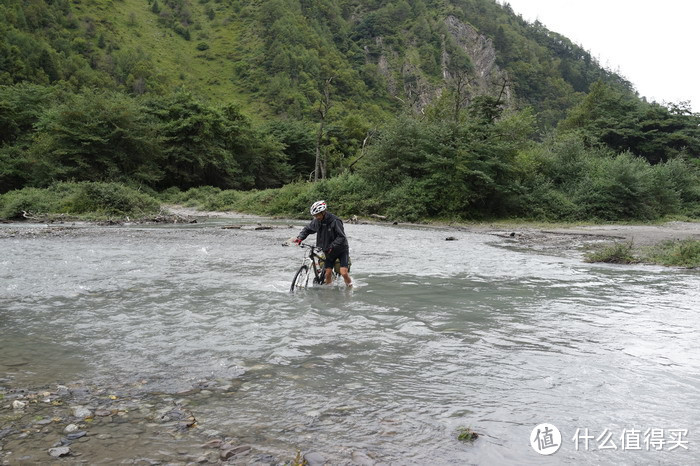 从雪山云海到原始丛林：中秋环贡嘎骑行经历