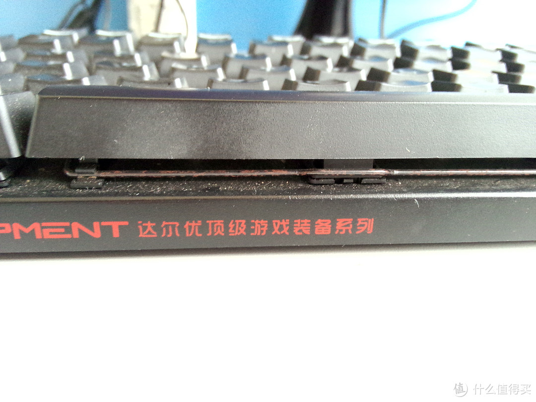 冷门的机械键盘：LBOTS 达尔优 机械师 机械键盘 红轴 混色背光