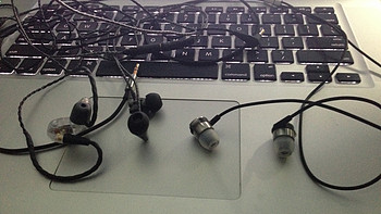 晒一晒近期新到的杂物：AKG k3003、ie800、Westone um30、雷蛇黑寡妇2014外加神秘嘉宾