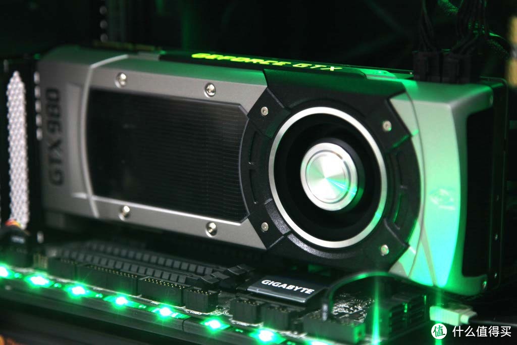 NVIDIA 英伟达 GTX 980 电脑显卡 多图细节照以及游戏跑分测试