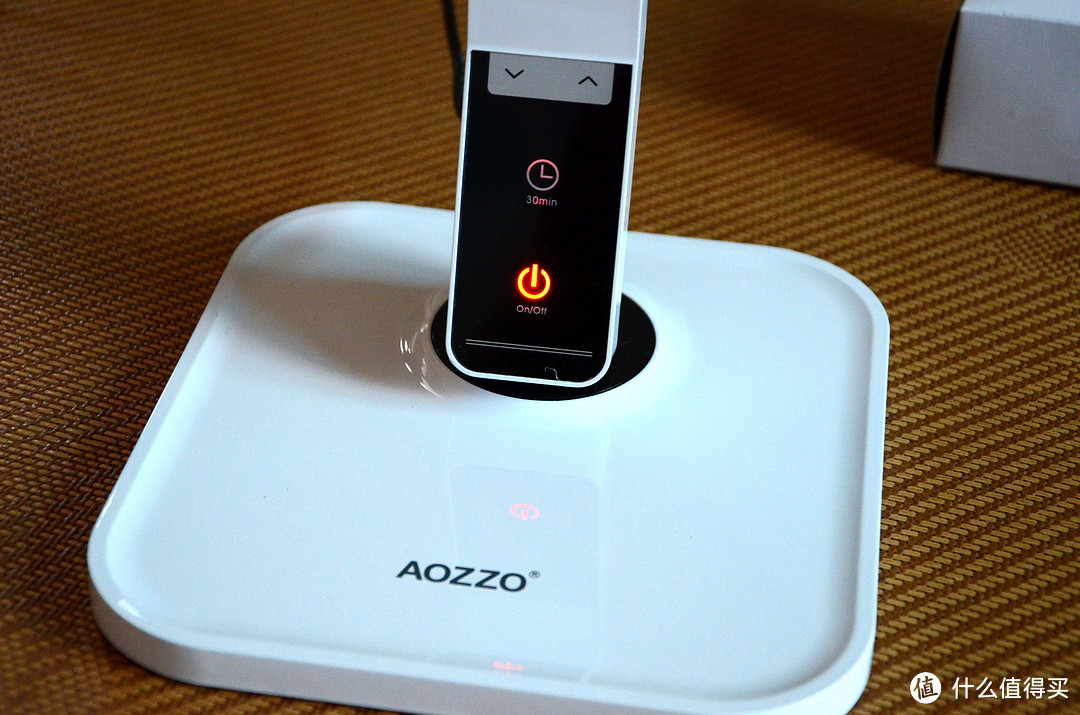 想怎么亮就怎么亮：AOZZO 奥朵 TL90015 LED护眼台灯