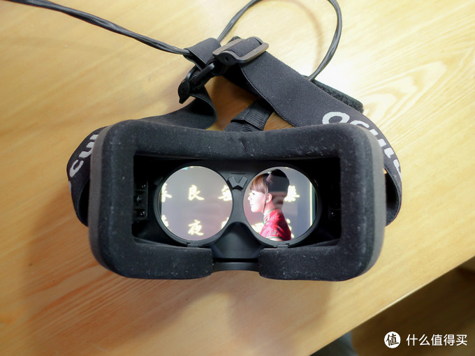 虚拟现实的边界：Oculus Rift 头戴式显示器