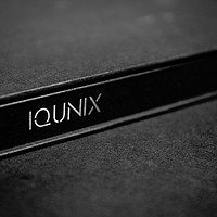 光滑的触感：iQunix 铝合金鼠标垫