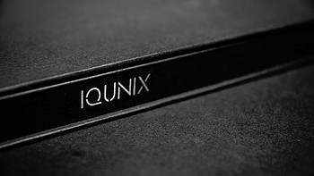 光滑的触感：iQunix 铝合金鼠标垫