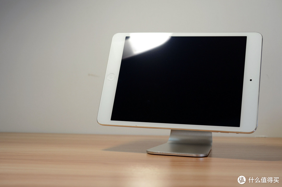 iPad一秒变身迷你iMac：微吸 多功能铝合金支架
