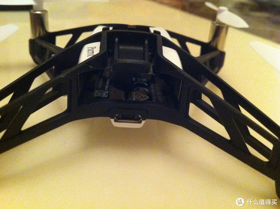 Parrot MiniDrones Rolling Spider 机械人 四轴飞行器