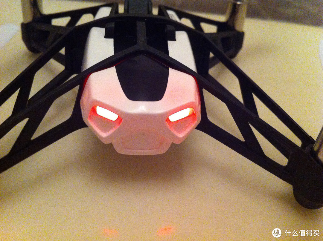 Parrot MiniDrones Rolling Spider 机械人 四轴飞行器