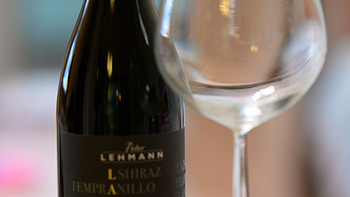 出差归来，赶紧上评测，试饮”Peter Lehmann 彼得利蒙 莱尔红葡萄酒 2010“